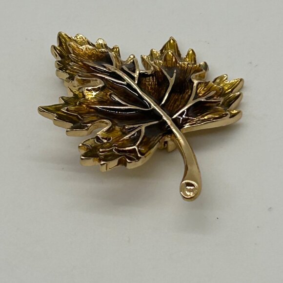 Napier Vintage Brooch Gold-Tone Maple Leaf Pin Costume Jewelry Elegant Design - Picture 2 of 12